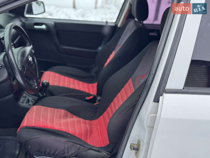 Универсал Opel Astra 2001 в Черновцах