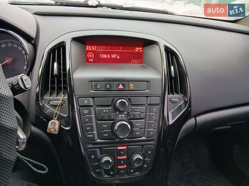 Универсал Opel Astra 2011 в Умани