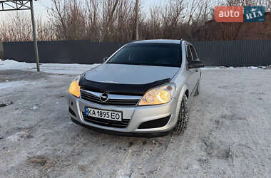 Универсал Opel Astra 2008 в Полтаве