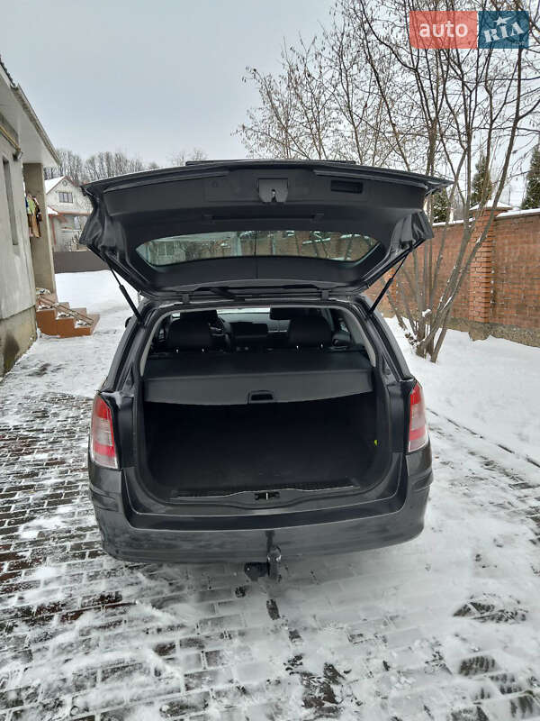 Универсал Opel Astra 2008 в Луцке