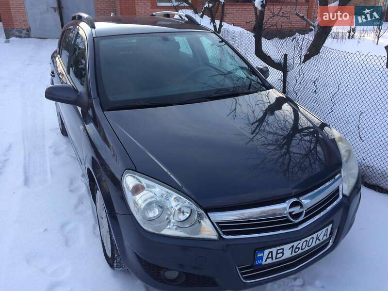 Хэтчбек Opel Astra 2007 в Немирове
