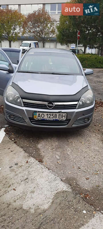 Хэтчбек Opel Astra 2007 в Рахове