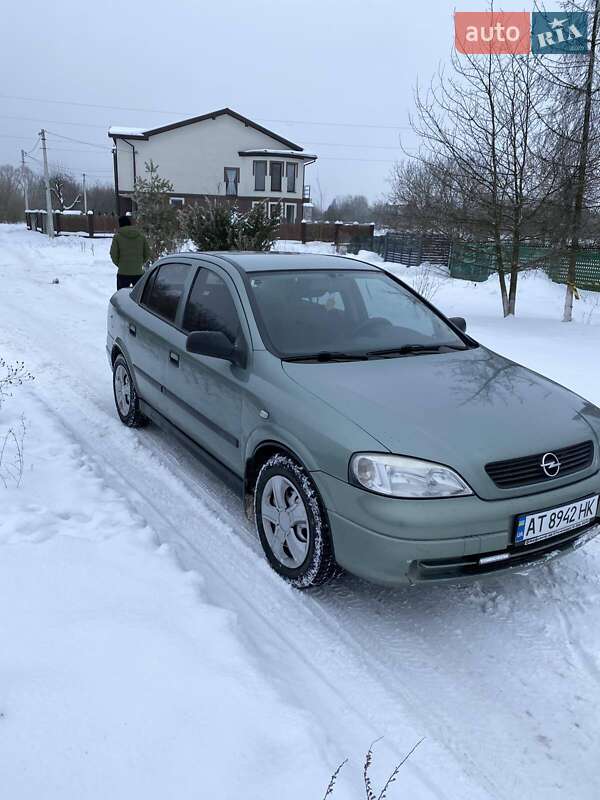 Седан Opel Astra 2008 в Ивано-Франковске