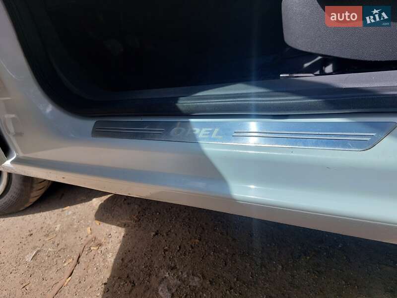 Универсал Opel Astra 2010 в Кропивницком