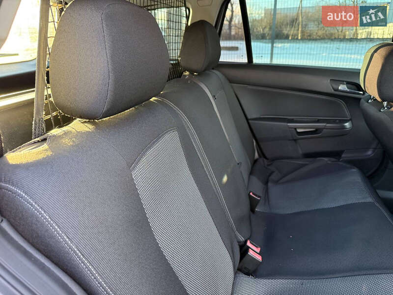 Универсал Opel Astra 2010 в Стрые фото 49 Универсал Opel Astra 2010 в Стрые