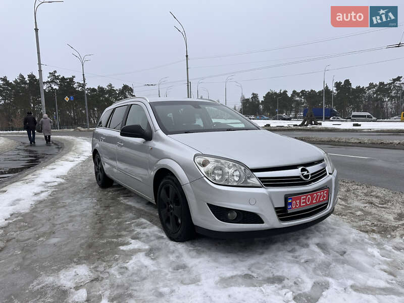 Универсал Opel Astra 2009 в Киеве