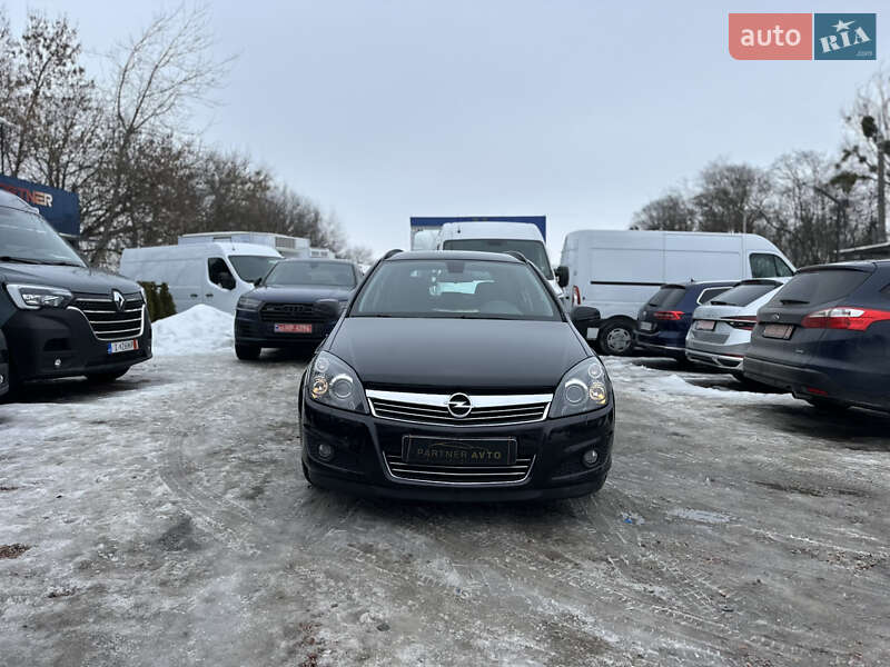 Универсал Opel Astra 2008 в Ровно