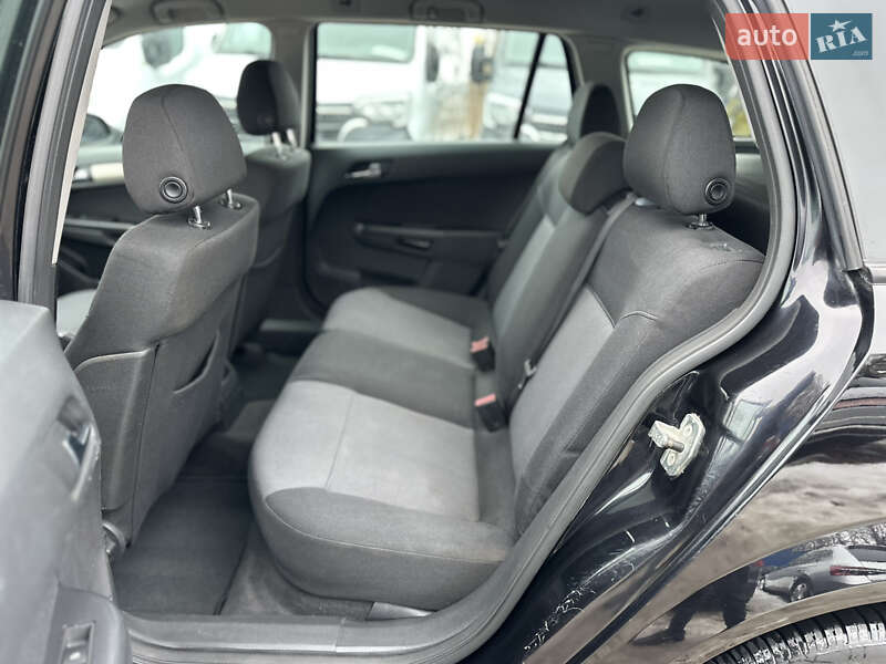 Универсал Opel Astra 2008 в Ровно