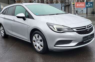 Универсал Opel Astra 2018 в Городке