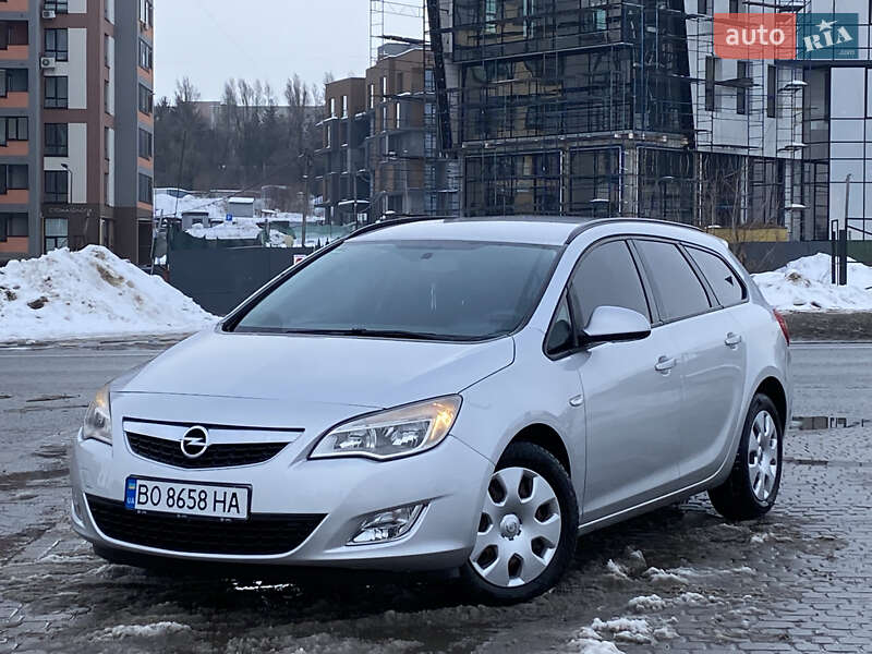 Opel Astra 2012