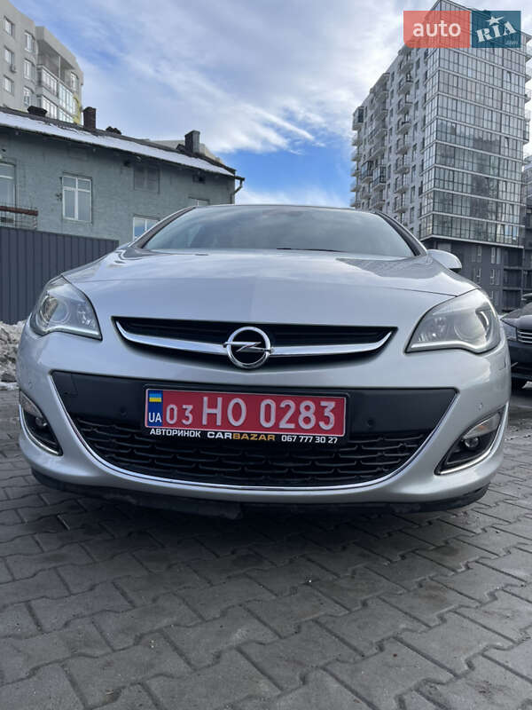 Хэтчбек Opel Astra 2013 в Львове
