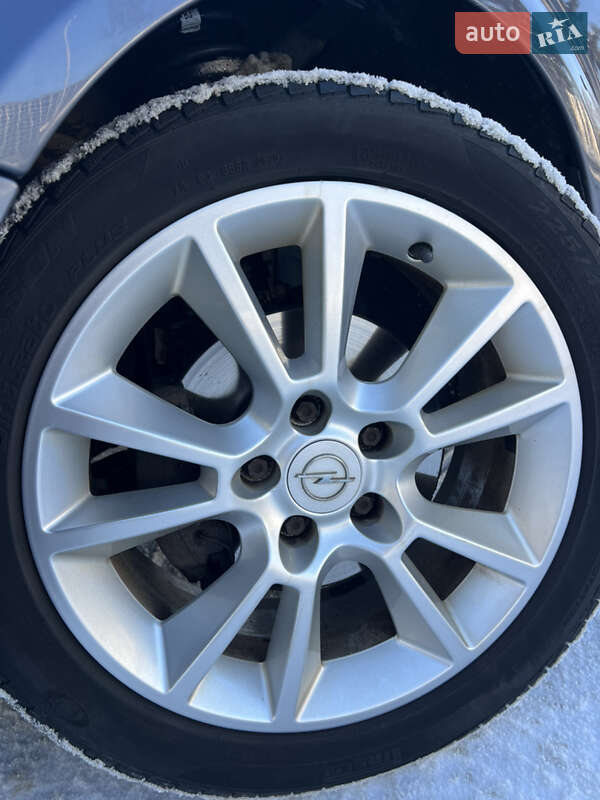 Универсал Opel Astra 2009 в Луцке