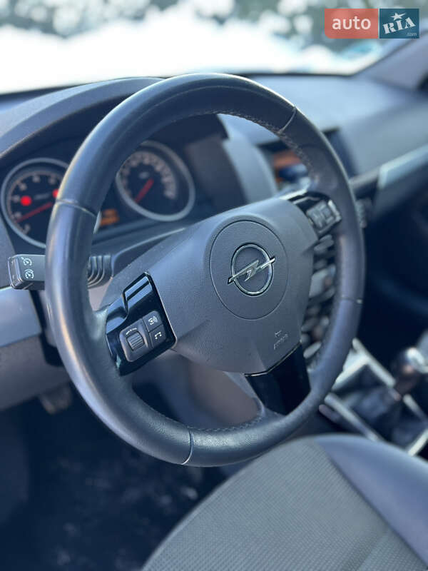 Универсал Opel Astra 2009 в Луцке