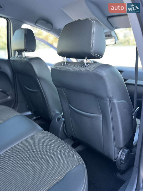 Универсал Opel Astra 2009 в Луцке