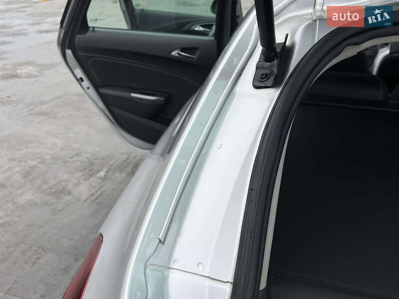 Универсал Opel Astra 2011 в Луцке фото 112 Универсал Opel Astra 2011 в Луцке