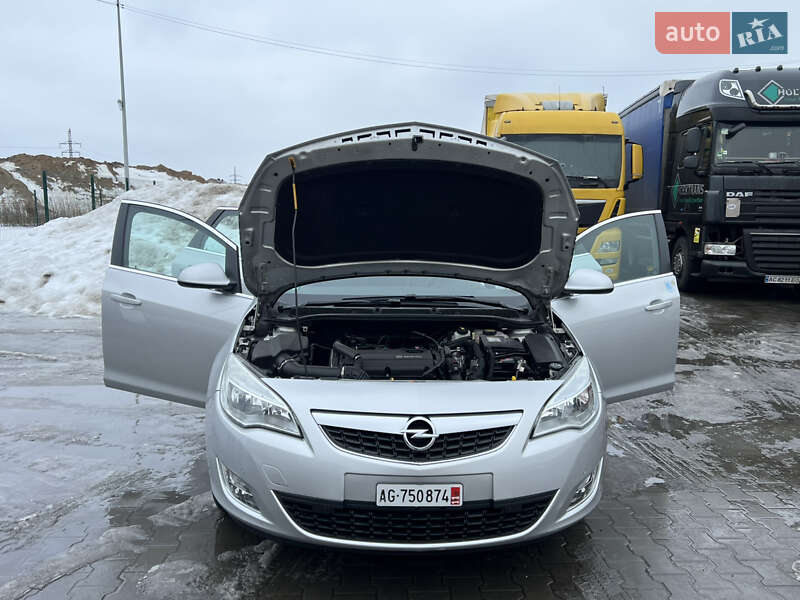 Универсал Opel Astra 2011 в Луцке фото 125 Универсал Opel Astra 2011 в Луцке