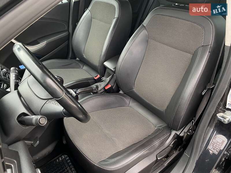 Хетчбек Opel Astra 2011 в Луцьку