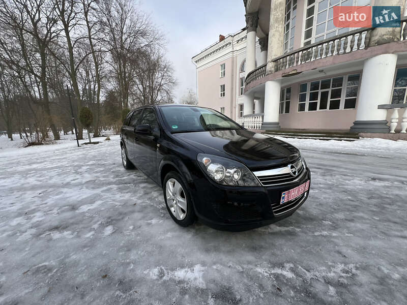 Универсал Opel Astra 2010 в Ватутино фото 12 Универсал Opel Astra 2010 в Ватутино