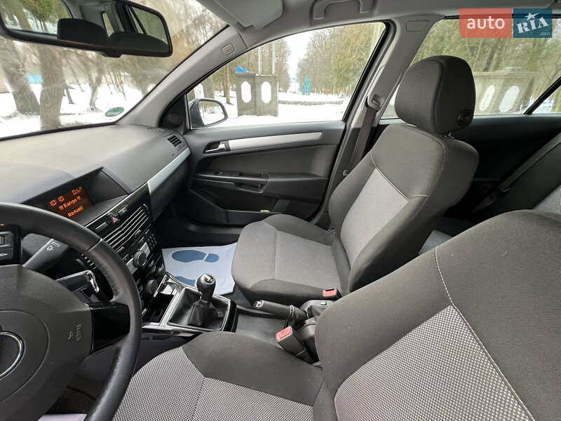 Универсал Opel Astra 2010 в Ватутино фото 29 Универсал Opel Astra 2010 в Ватутино