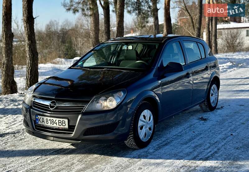 Хэтчбек Opel Astra 2009 в Киеве
