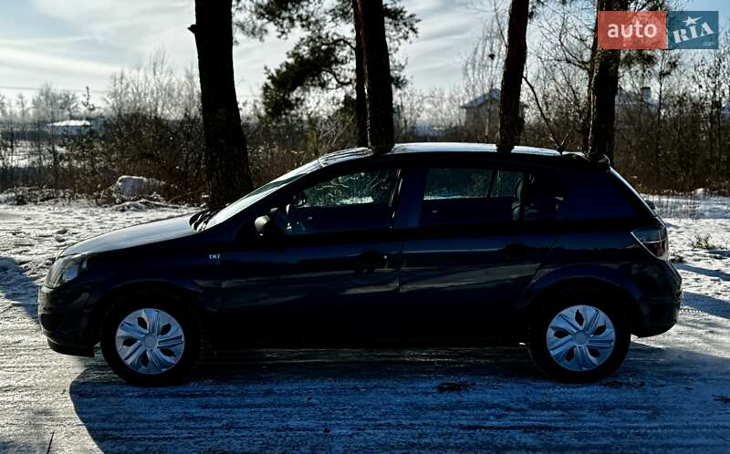Хэтчбек Opel Astra 2009 в Киеве