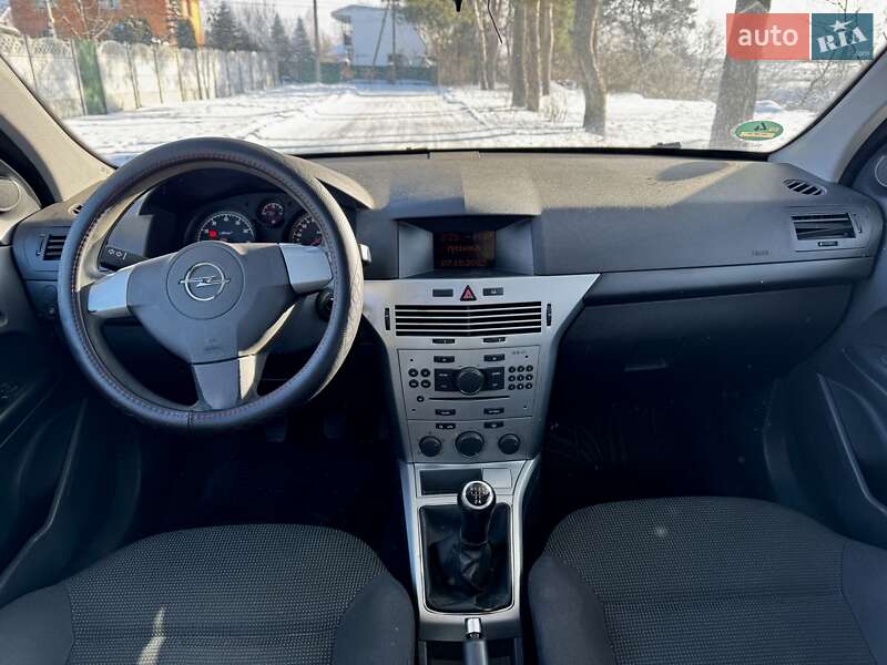Хэтчбек Opel Astra 2009 в Киеве