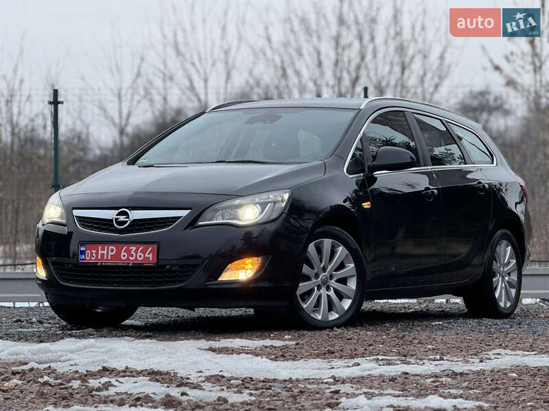 Универсал Opel Astra 2012 в Дрогобыче