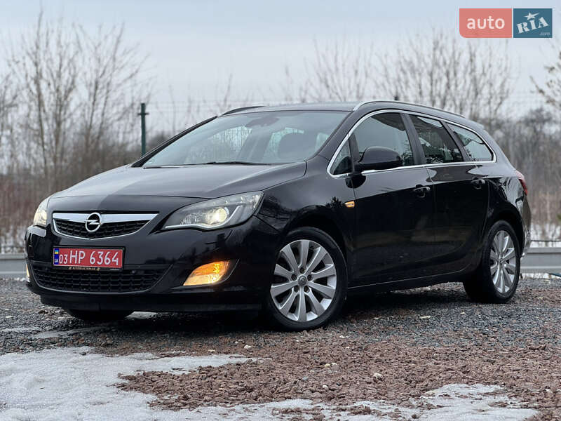 Универсал Opel Astra 2012 в Дрогобыче