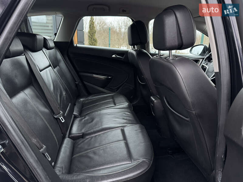 Универсал Opel Astra 2012 в Дрогобыче