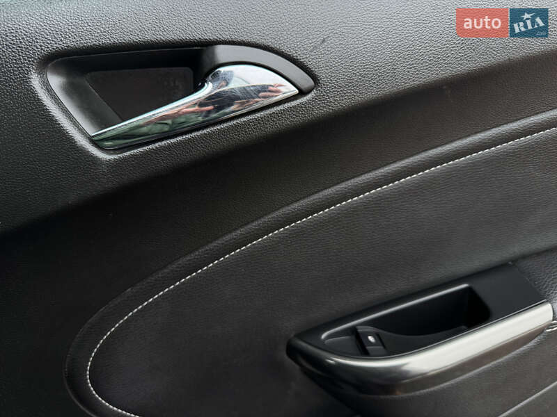 Универсал Opel Astra 2012 в Дрогобыче