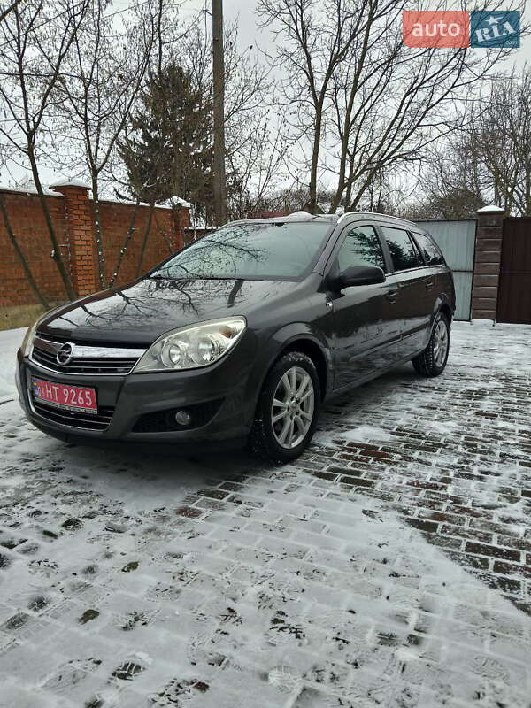 Універсал Opel Astra 2008 в Луцьку