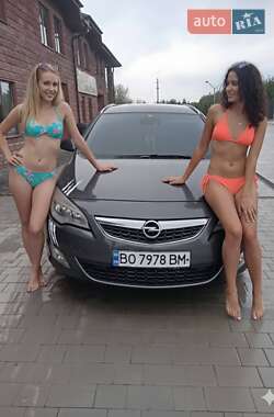 Універсал Opel Astra 2011 в Ланівці