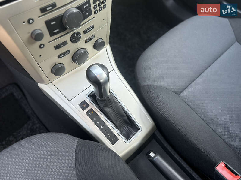 Хэтчбек Opel Astra 2008 в Луцке