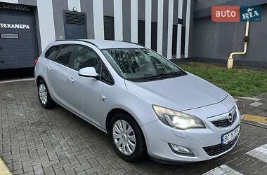 Універсал Opel Astra 2012 в Львові