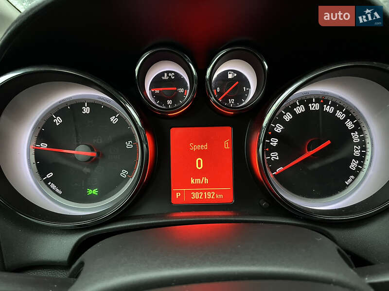 Универсал Opel Astra 2012 в Львове