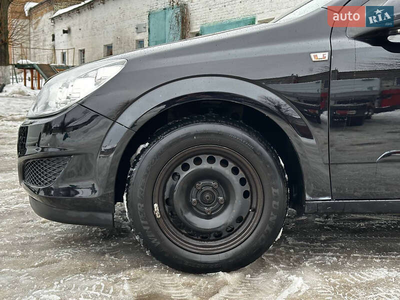 Универсал Opel Astra 2008 в Луцке фото 3 Универсал Opel Astra 2008 в Луцке