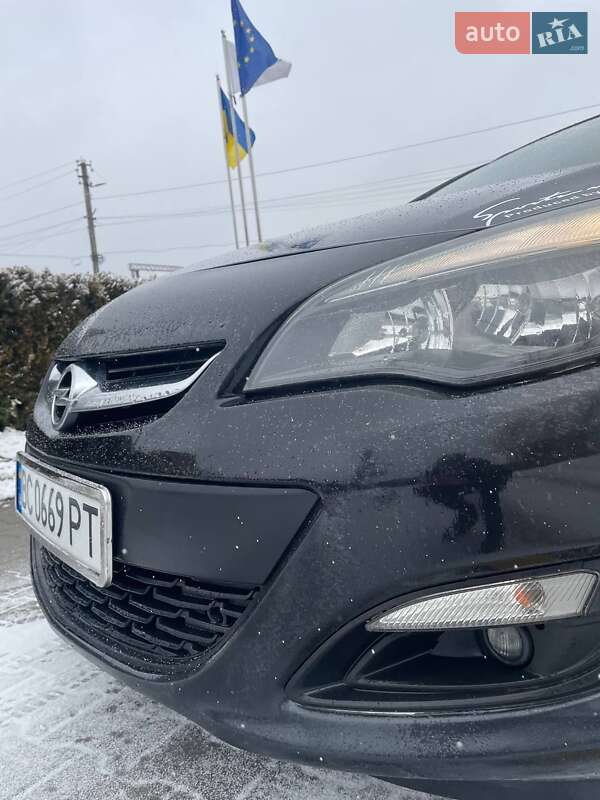 Універсал Opel Astra 2014 в Стрию