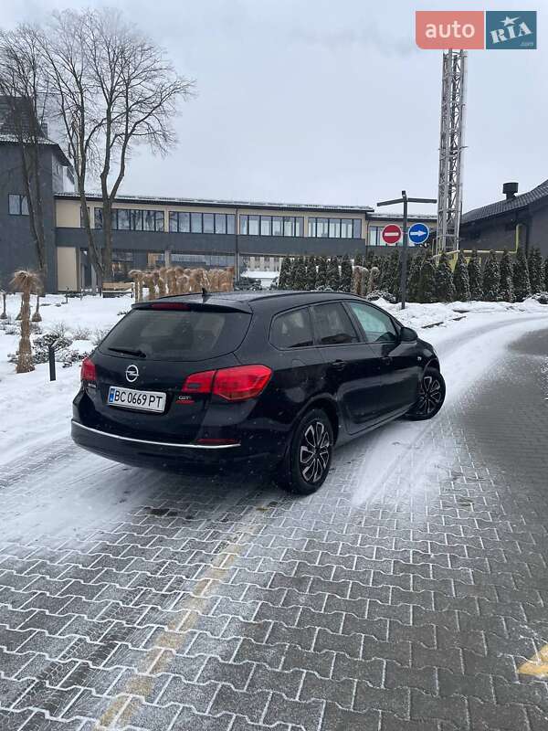 Універсал Opel Astra 2014 в Стрию