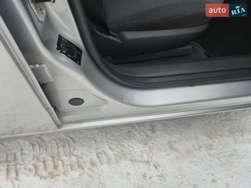 Универсал Opel Astra 2006 в Нововолынске