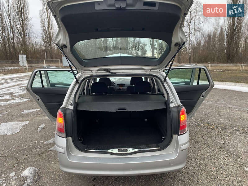 Универсал Opel Astra 2006 в Ахтырке