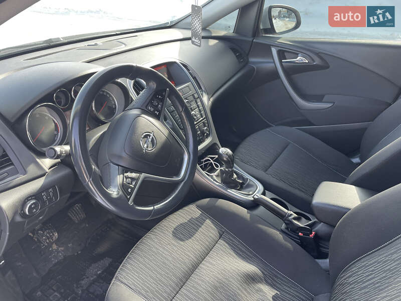 Универсал Opel Astra 2016 в Житомире