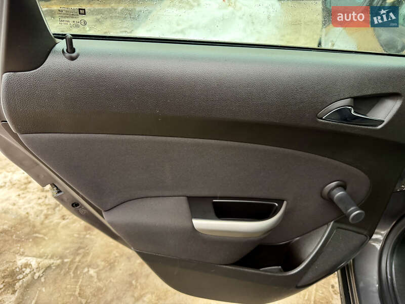 Хэтчбек Opel Astra 2010 в Ровно фото 17 Хэтчбек Opel Astra 2010 в Ровно