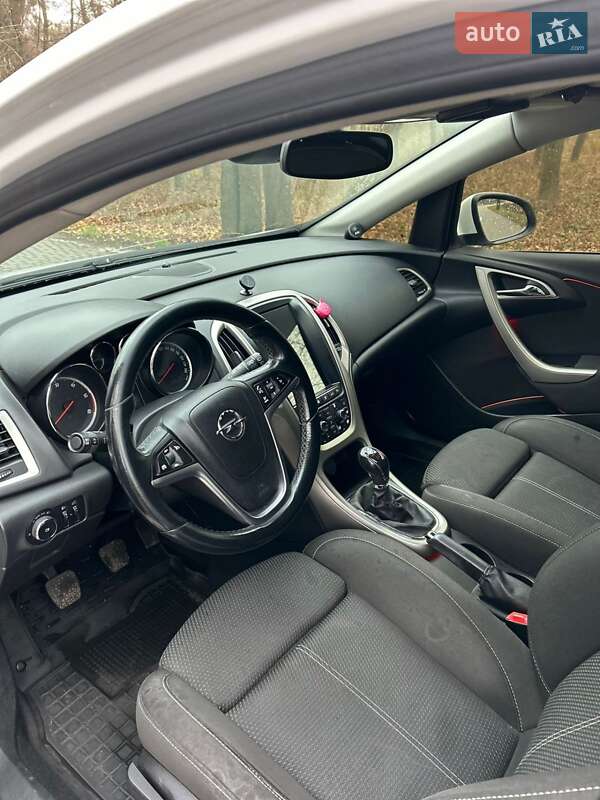 Хэтчбек Opel Astra 2010 в Жовкве