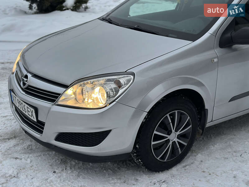 Хэтчбек Opel Astra 2008 в Ивано-Франковске