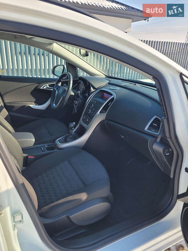 Универсал Opel Astra 2013 в Луцке фото 12 Универсал Opel Astra 2013 в Луцке
