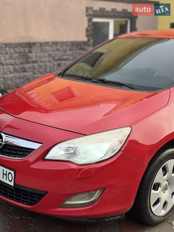 Хетчбек Opel Astra 2010 в Ужгороді