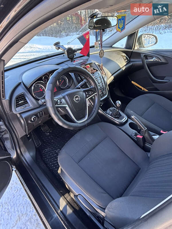 Універсал Opel Astra 2013 в Житомирі