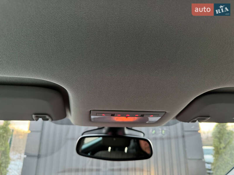 Універсал Opel Astra 2012 в Дрогобичі