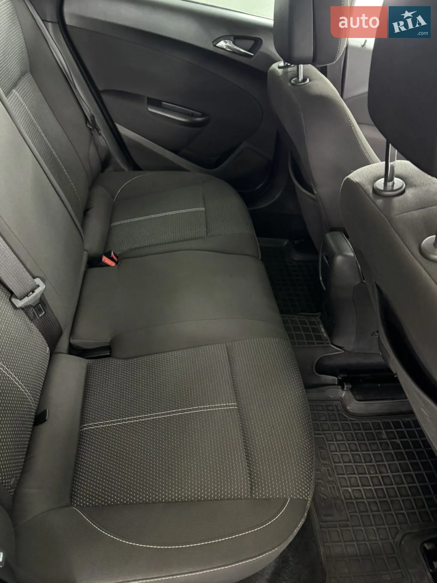 2013 Opel Astra - мініатюра 18