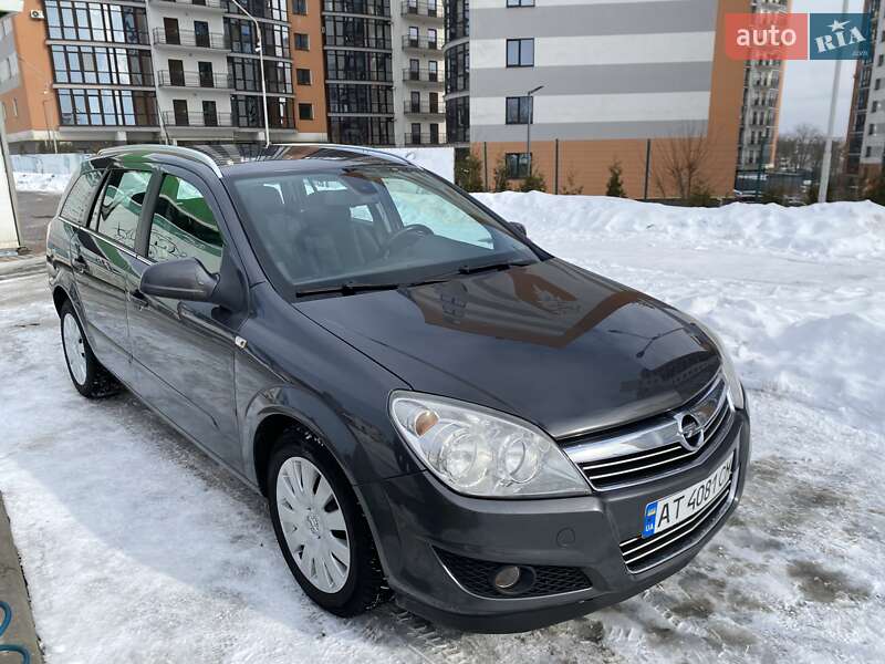 Універсал Opel Astra 2009 в Івано-Франківську